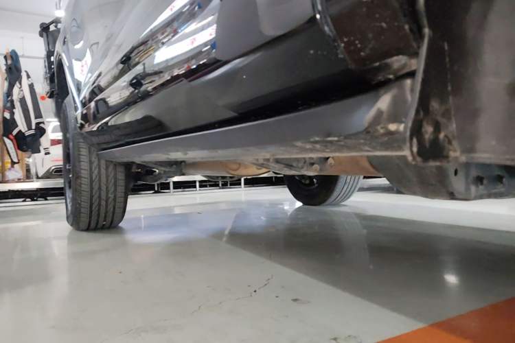 Used Tank 400 New Energy 2024 Hi4-T Off-Road Edition Right Side Sill