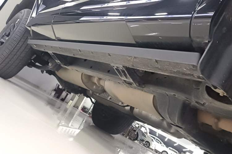 Used Tank 400 New Energy 2024 Hi4-T Off-Road Edition Right Side Sill