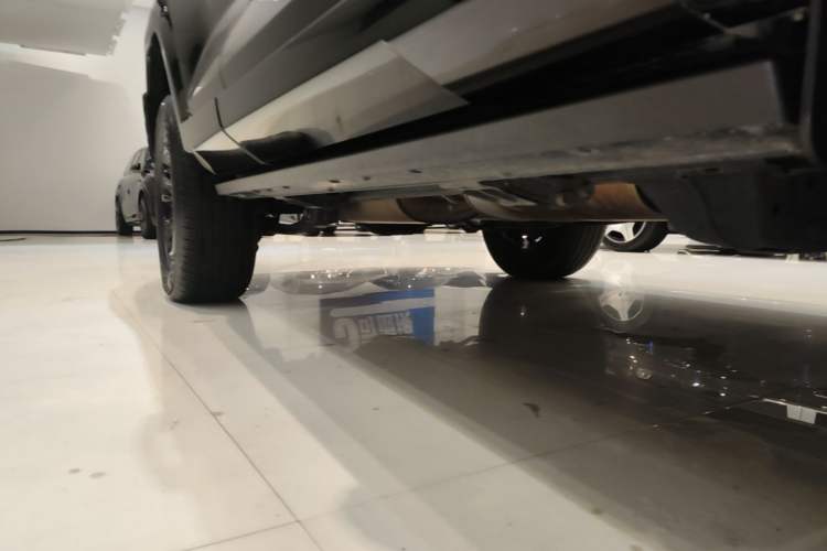 Used Tank 400 New Energy 2024 Hi4-T Off-Road Edition Right Side Sill