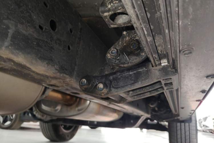 Used Tank 400 New Energy 2024 Hi4-T Off-Road Edition Right Side Sill