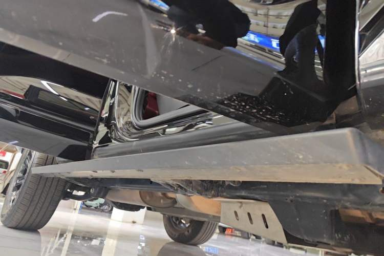 Used Tank 400 New Energy 2024 Hi4-T City Edition Right Side Sill