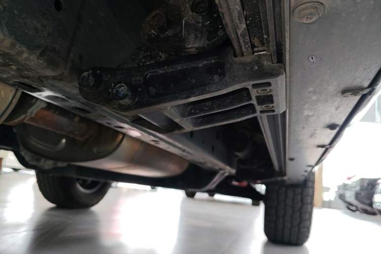 Used Tank 400 New Energy 2024 Hi4-T Off-Road Edition Right Side Sill