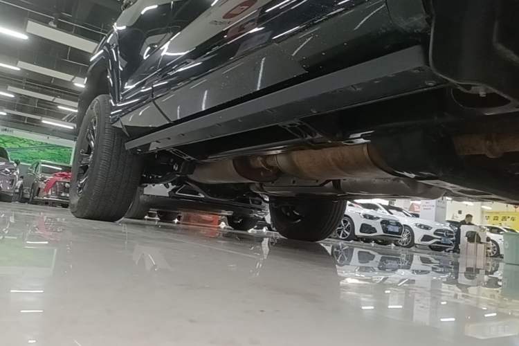 Used Tank 400 New Energy 2024 Hi4-T Off-Road Edition Right Side Sill