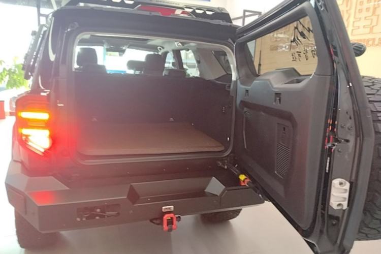 Used Tank 400 New Energy 2024 Hi4-T Off-Road Edition Trunk