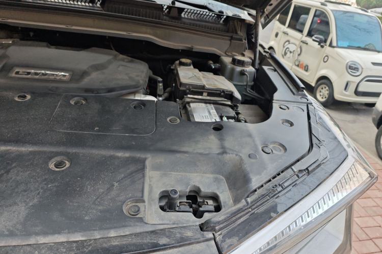 Used Tank 400 New Energy 2024 Hi4-T City Edition Engine Bay Left