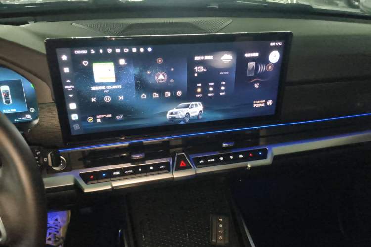 Used Tank 400 New Energy 2024 Hi4-T Off-Road Edition Audio And AC Panel