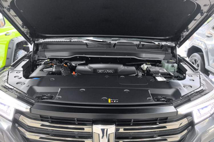 Used Tank 400 New Energy 2024 Hi4-T Off-Road Edition Engine Bay