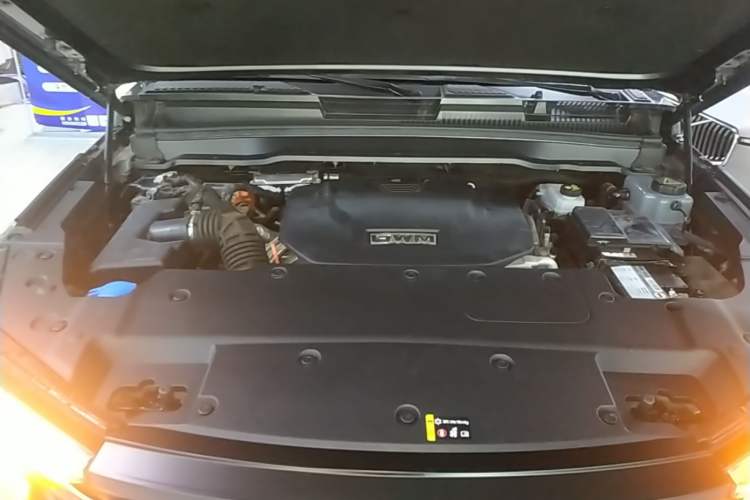 Used Tank 400 New Energy 2024 Hi4-T Off-Road Edition Engine Bay
