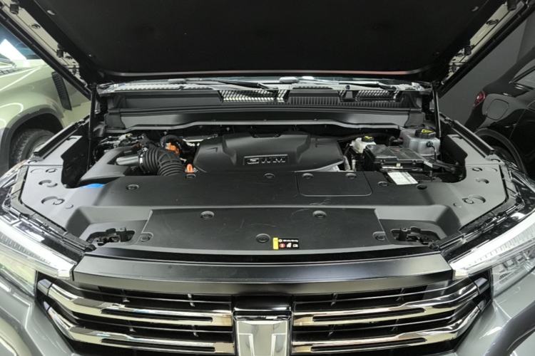 Used Tank 400 New Energy 2024 Hi4-T Off-Road Edition Engine Bay