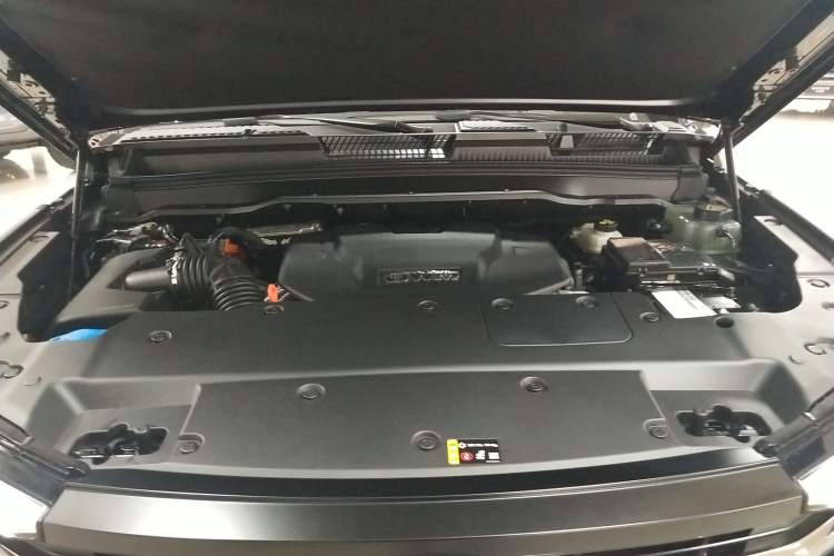 Used Tank 400 New Energy 2024 Hi4-T Off-Road Edition Engine Bay