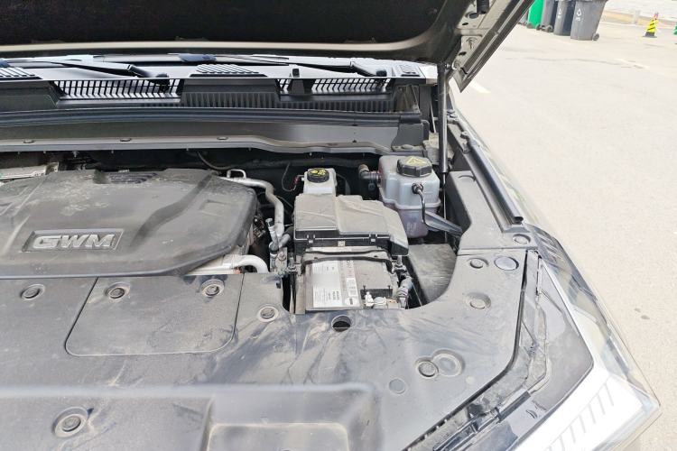 Used Tank 400 New Energy 2024 Hi4-T City Edition Engine Bay Left