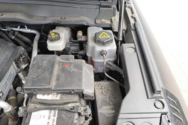 Used Tank 400 New Energy 2024 Hi4-T Off-Road Edition Engine Bay Left