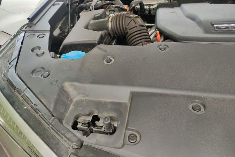 Used Tank 400 New Energy 2024 Hi4-T City Edition Engine Bay Right