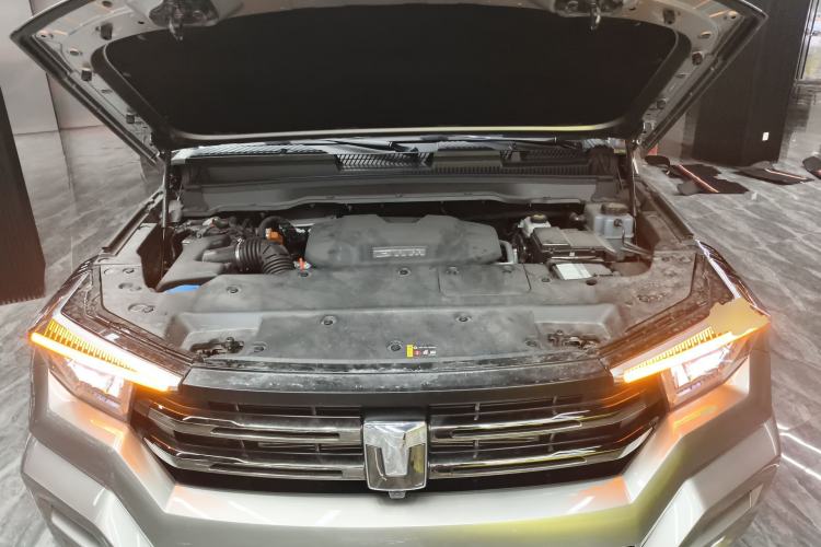 Used Tank 400 New Energy 2024 Hi4-T Off-Road Edition Engine Bay