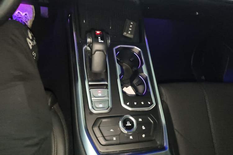 Used Tank 400 New Energy 2024 Hi4-T Off-Road Edition Gear Lever