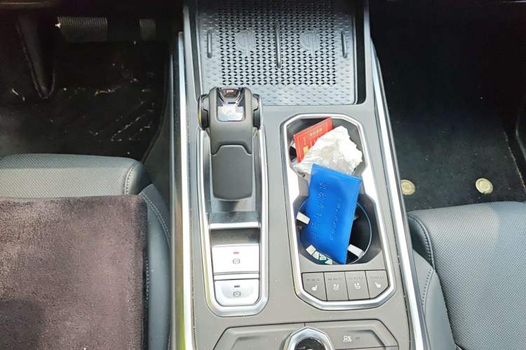 Used Tank 400 New Energy 2024 Hi4-T Off-Road Edition Gear Lever