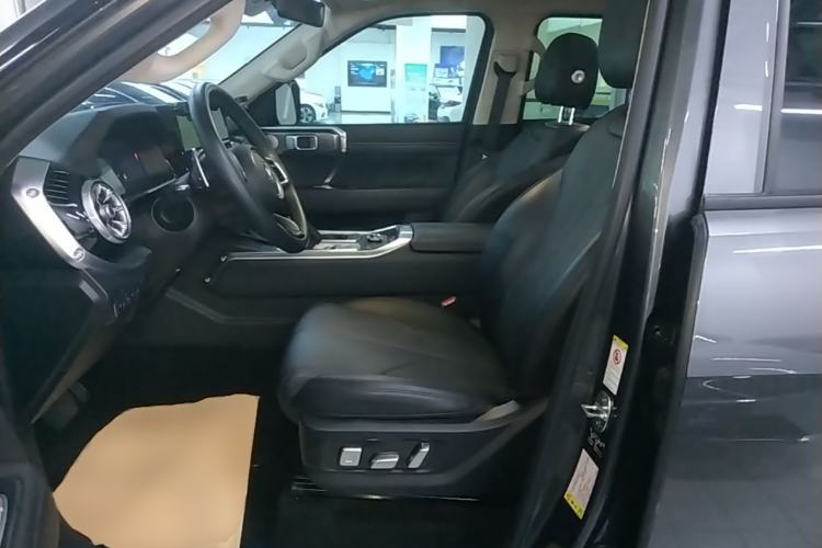 Used Tank 400 New Energy 2024 Hi4-T Off-Road Edition Left Front Seat