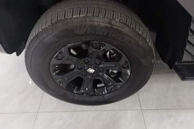 Used Tank 400 New Energy 2024 Hi4-T Off-Road Edition Left Front Wheel Hub
