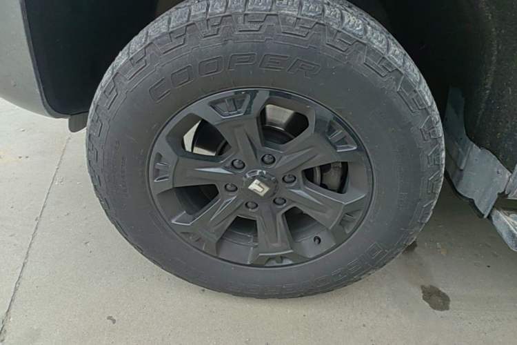 Used Tank 400 New Energy 2024 Hi4-T Off-Road Edition Left Front Wheel Hub