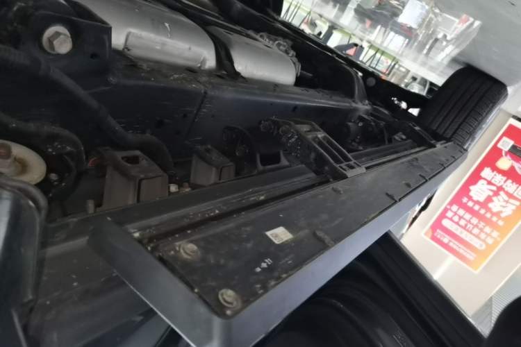 Used Tank 400 New Energy 2024 Hi4-T Off-Road Edition Left Side Sill
