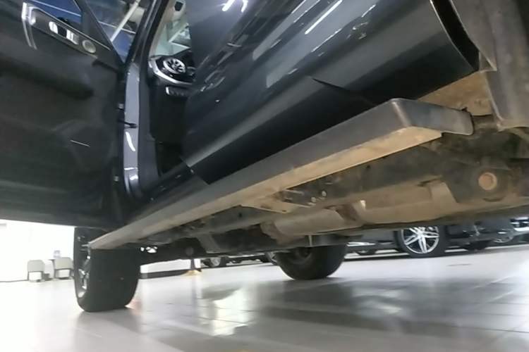 Used Tank 400 New Energy 2024 Hi4-T Off-Road Edition Left Side Sill