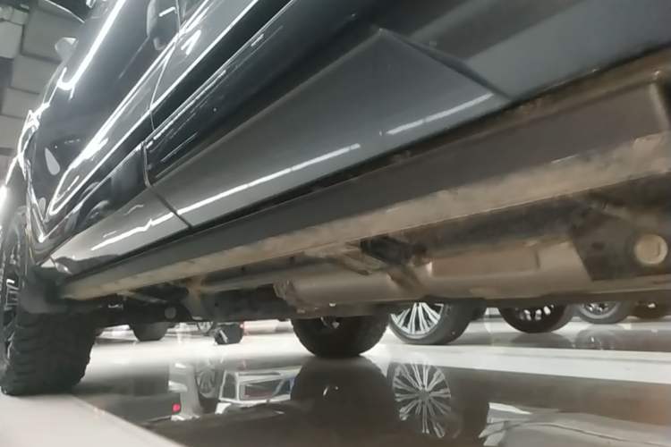 Used Tank 400 New Energy 2024 Hi4-T Off-Road Edition Left Side Sill