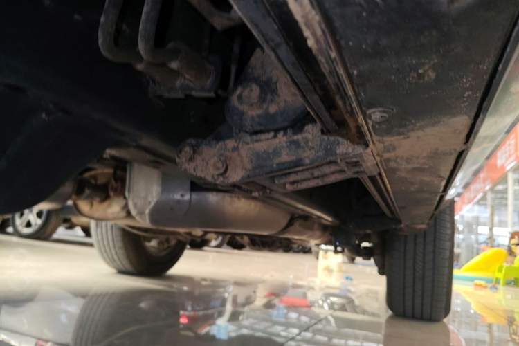 Used Tank 400 New Energy 2024 Hi4-T Off-Road Edition Left Side Sill