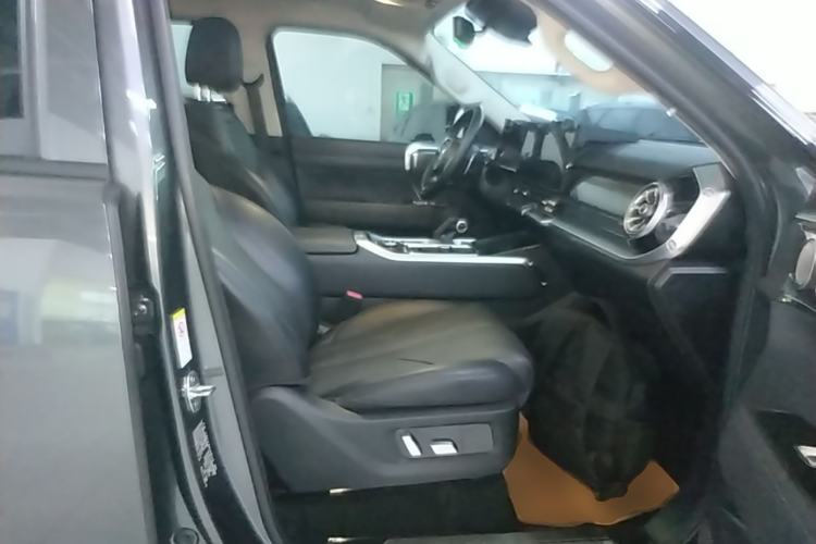 Used Tank 400 New Energy 2024 Hi4-T Off-Road Edition Right Front Seat