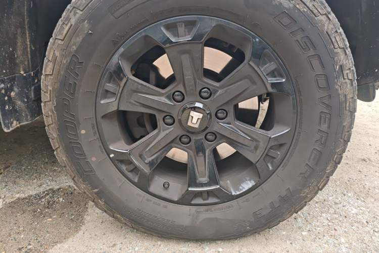 Used Tank 400 New Energy 2024 Hi4-T Off-Road Edition Right Front Wheel Hub
