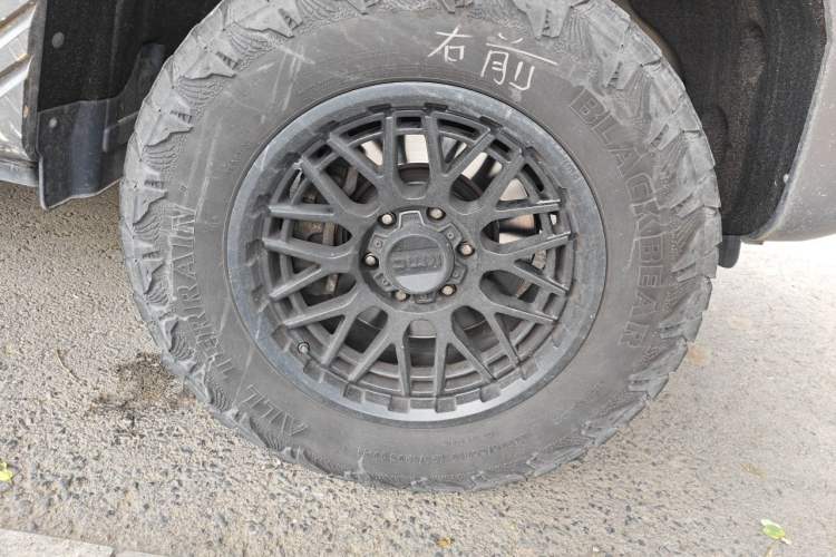 Used Tank 400 New Energy 2024 Hi4-T Off-Road Edition Right Front Wheel Hub