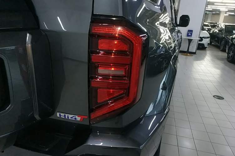 Used Tank 400 New Energy 2024 Hi4-T Off-Road Edition Right Rear Taillight