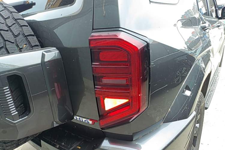 Used Tank 400 New Energy 2024 Hi4-T Off-Road Edition Right Rear Taillight