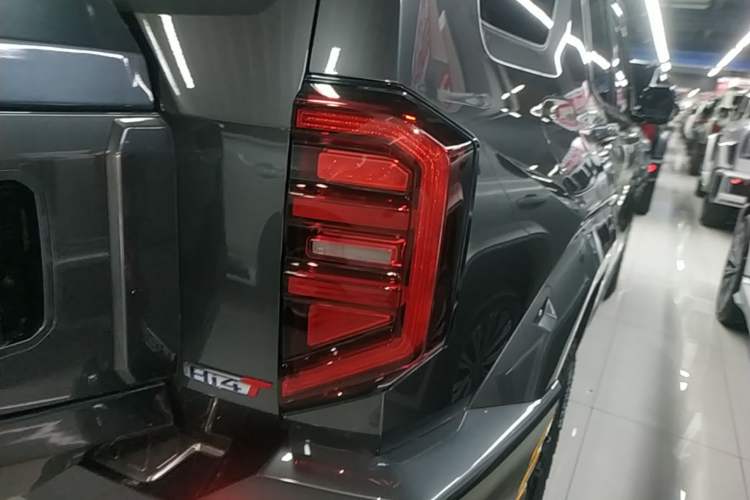 Used Tank 400 New Energy 2024 Hi4-T Off-Road Edition Right Rear Taillight