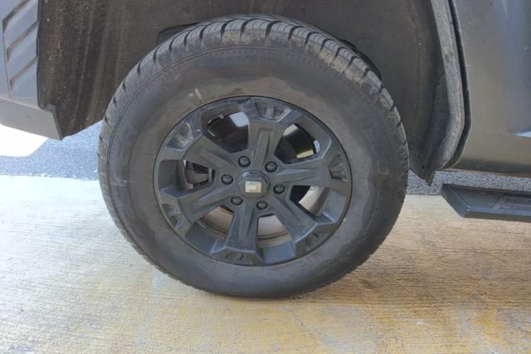 Used Tank 400 New Energy 2024 Hi4-T Off-Road Edition Right Rear Wheel Hub