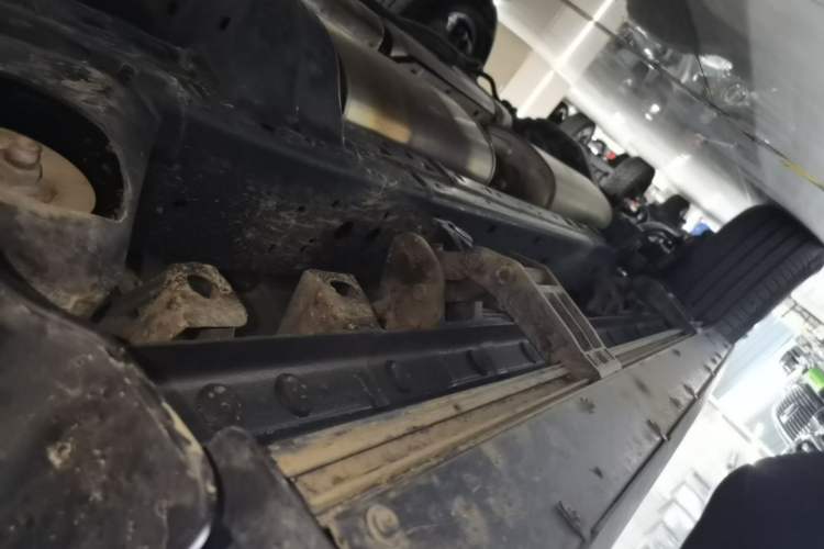Used Tank 400 New Energy 2024 Hi4-T Off-Road Edition Right Side Sill