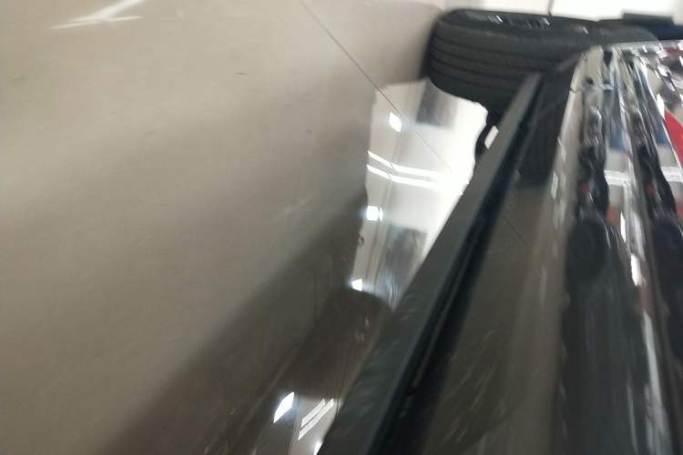 Used Tank 400 New Energy 2024 Hi4-T Off-Road Edition Right Side Sill