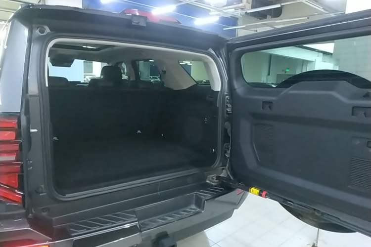 Used Tank 400 New Energy 2024 Hi4-T Off-Road Edition Trunk