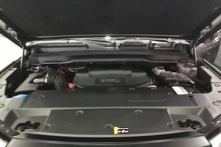 Used Tank 400 New Energy 2024 Hi4-T Off-Road Edition Engine Bay