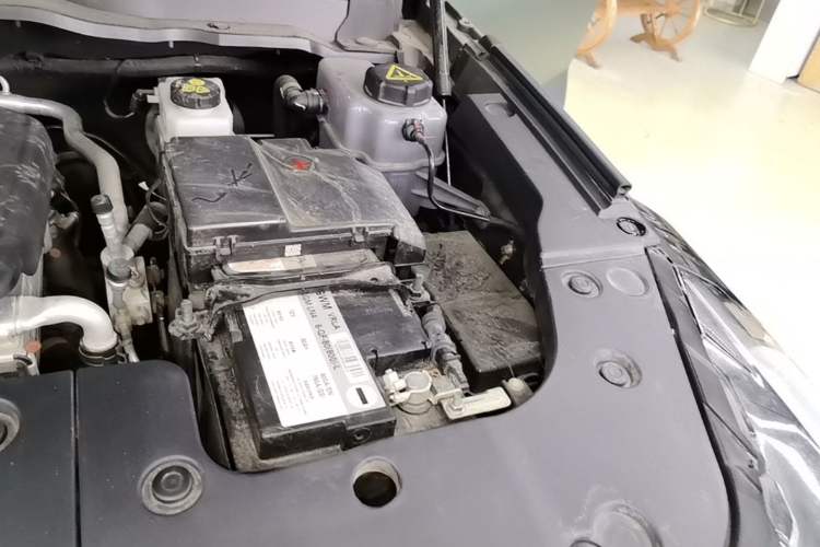 Used Tank 400 New Energy 2024 Hi4-T City Edition Engine Bay Left