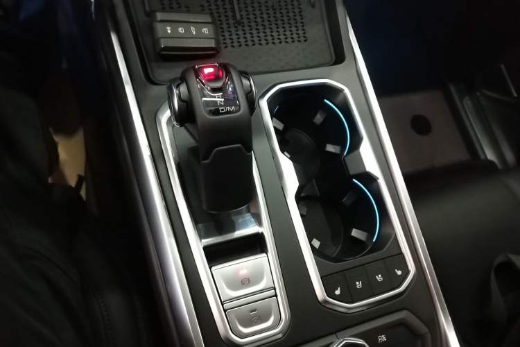 Used Tank 400 New Energy 2024 Hi4-T Off-Road Edition Gear Lever