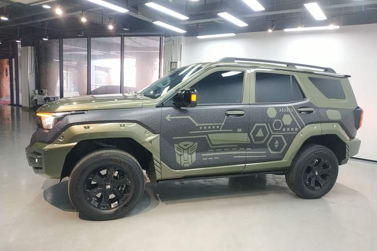 Used Tank 400 New Energy 2024 Hi4-T Off-Road Edition Left Side