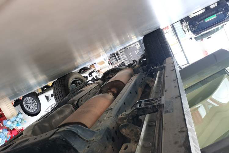 Used Tank 400 New Energy 2024 Hi4-T Off-Road Edition Right Side Sill