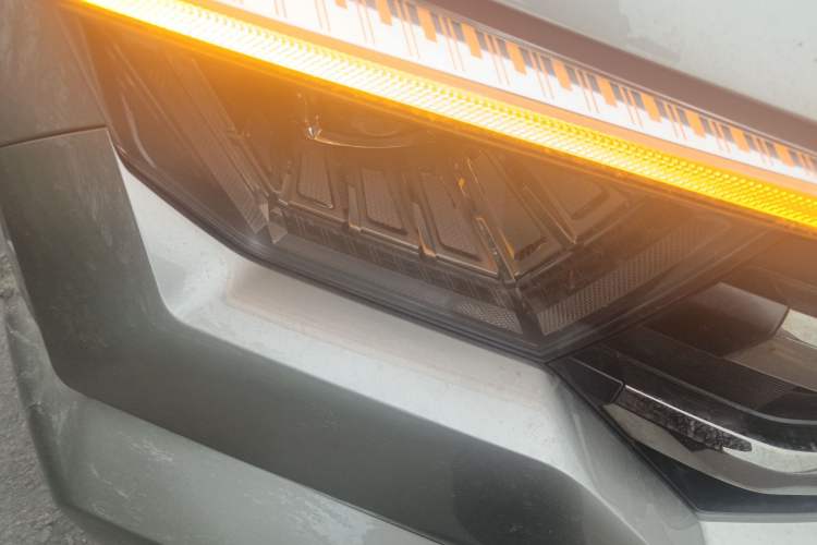 Used Tank 400 New Energy 2024 Hi4-T Off-Road Edition Right Front Headlight