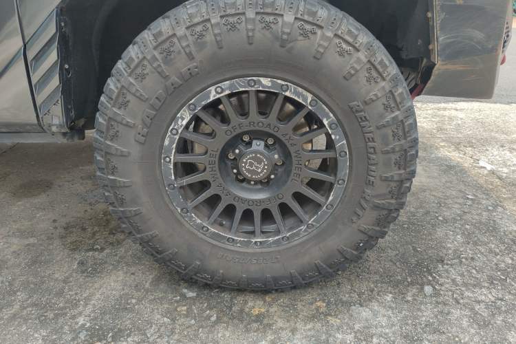 Used Tank 400 New Energy 2024 Hi4-T Off-Road Edition Right Front Wheel Hub