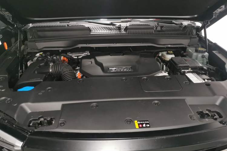 Used Tank 400 New Energy 2024 Hi4-T Off-Road Edition Engine Bay