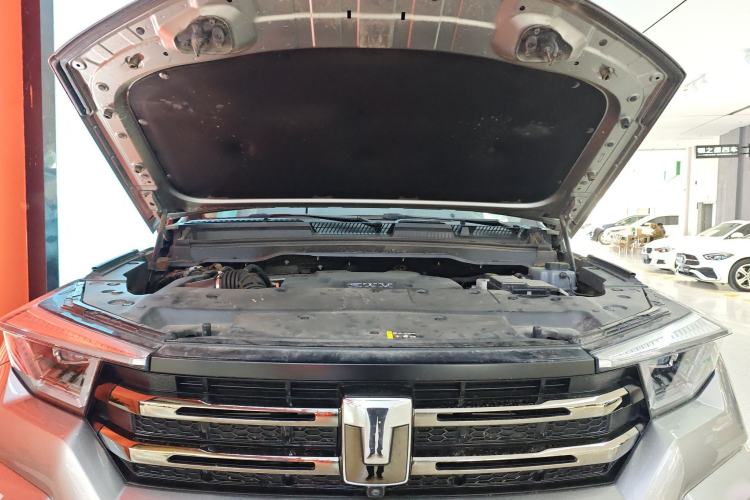 Used Tank 400 New Energy 2024 Hi4-T Off-Road Edition Engine Bay