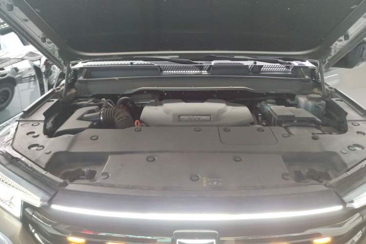 Used Tank 400 New Energy 2024 Hi4-T Off-Road Edition Engine Bay