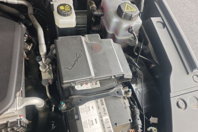 Used Tank 400 New Energy 2024 Hi4-T City Edition Engine Bay Left