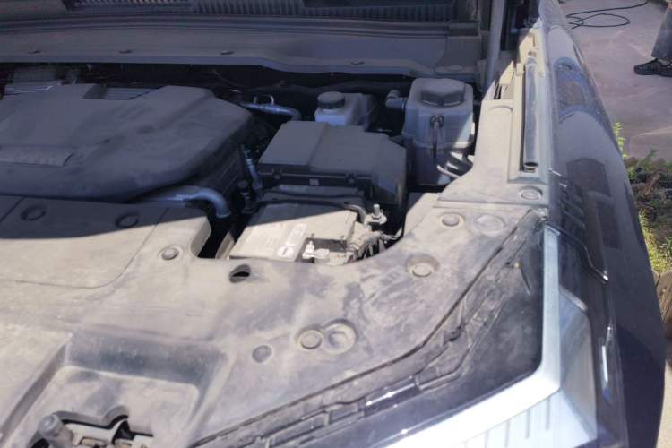 Used Tank 400 New Energy 2024 Hi4-T Off-Road Edition Engine Bay Left