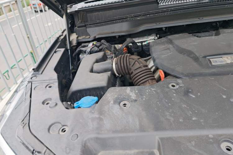 Used Tank 400 New Energy 2024 Hi4-T Off-Road Edition Engine Bay Right